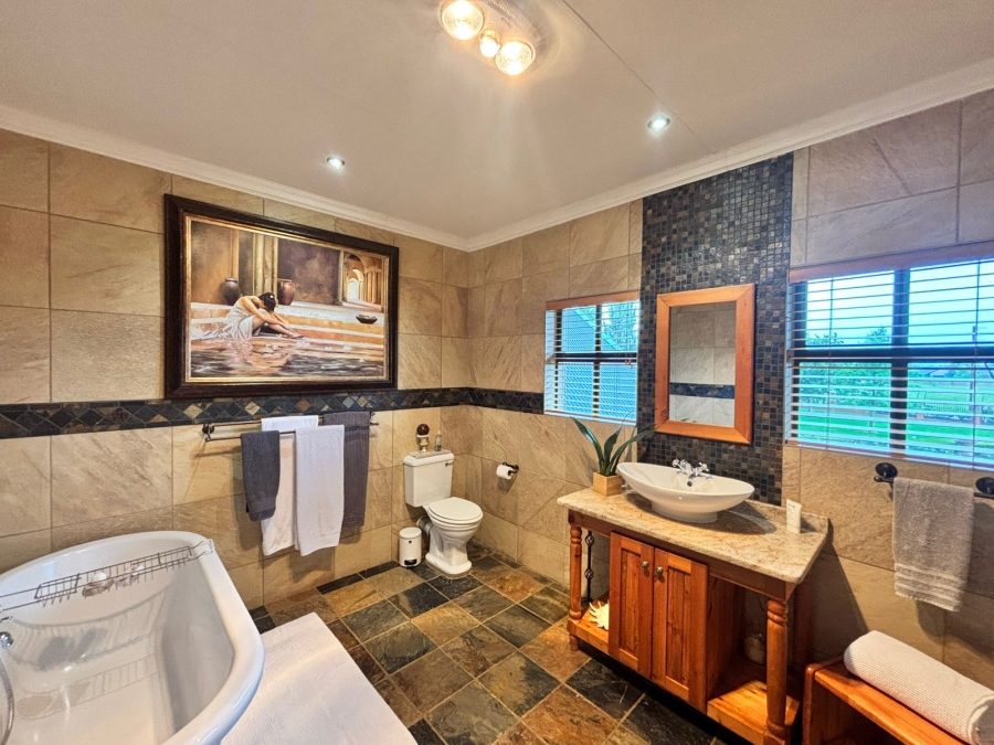 5 Bedroom Property for Sale in Grimbeeck Park North West